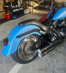 Pulverbeschichtetes Motorrad in Sonderfarbe